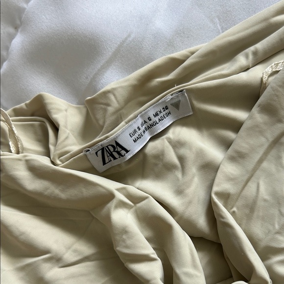 Zara Cream Ruched Top - Picture 2 of 2